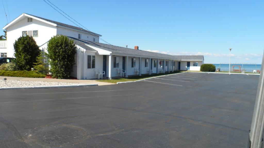 Sunrise Beach Motel Mackinaw City Eksteriør bilde