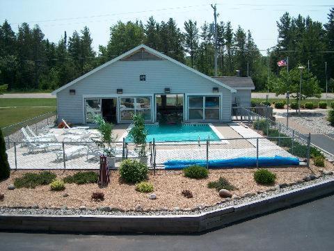 Sunrise Beach Motel Mackinaw City Eksteriør bilde