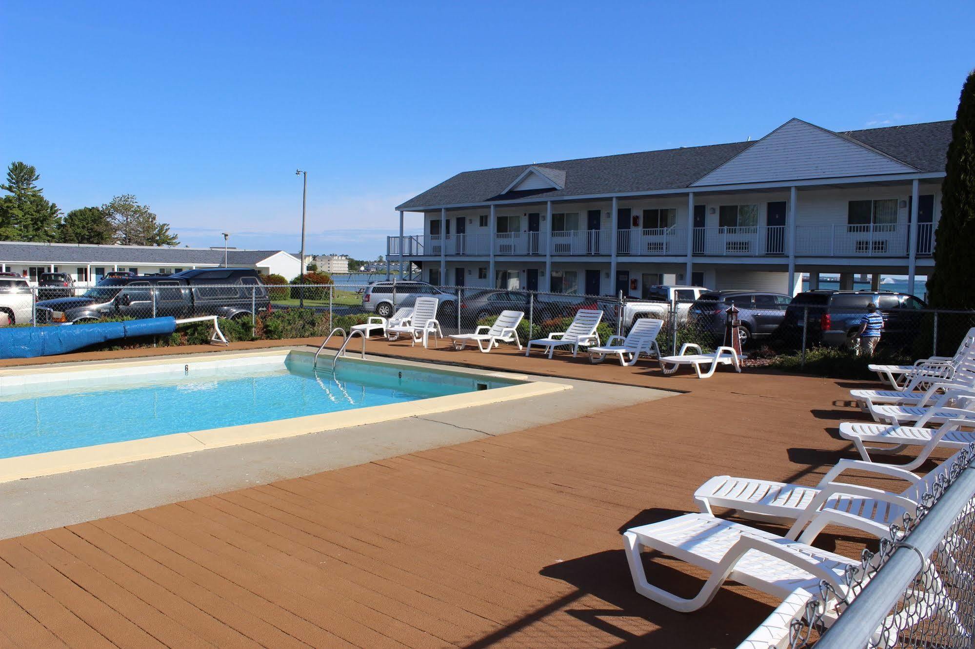 Sunrise Beach Motel Mackinaw City Eksteriør bilde