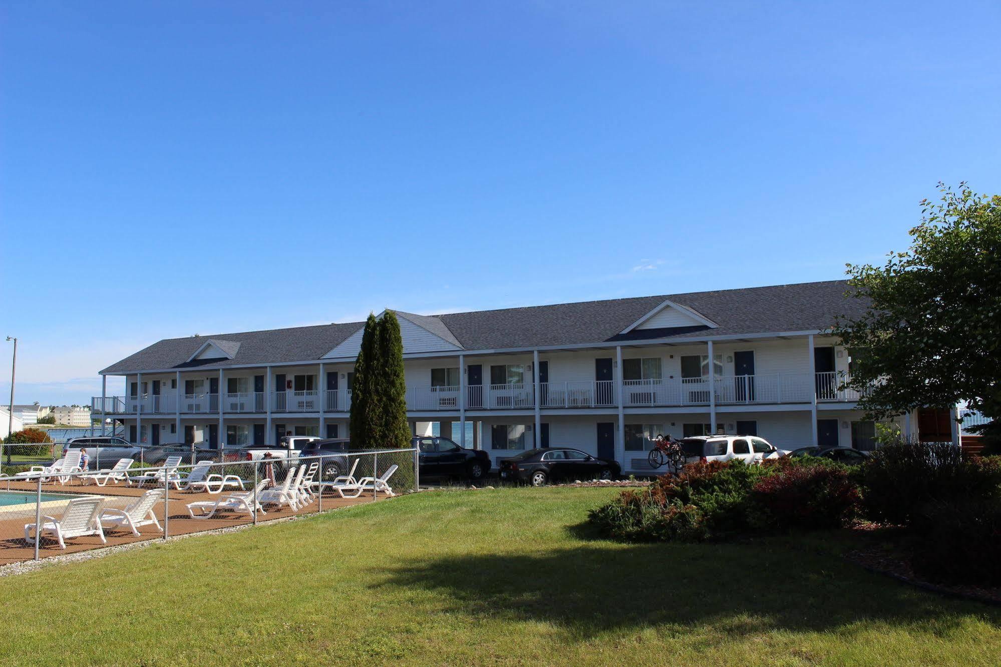 Sunrise Beach Motel Mackinaw City Eksteriør bilde